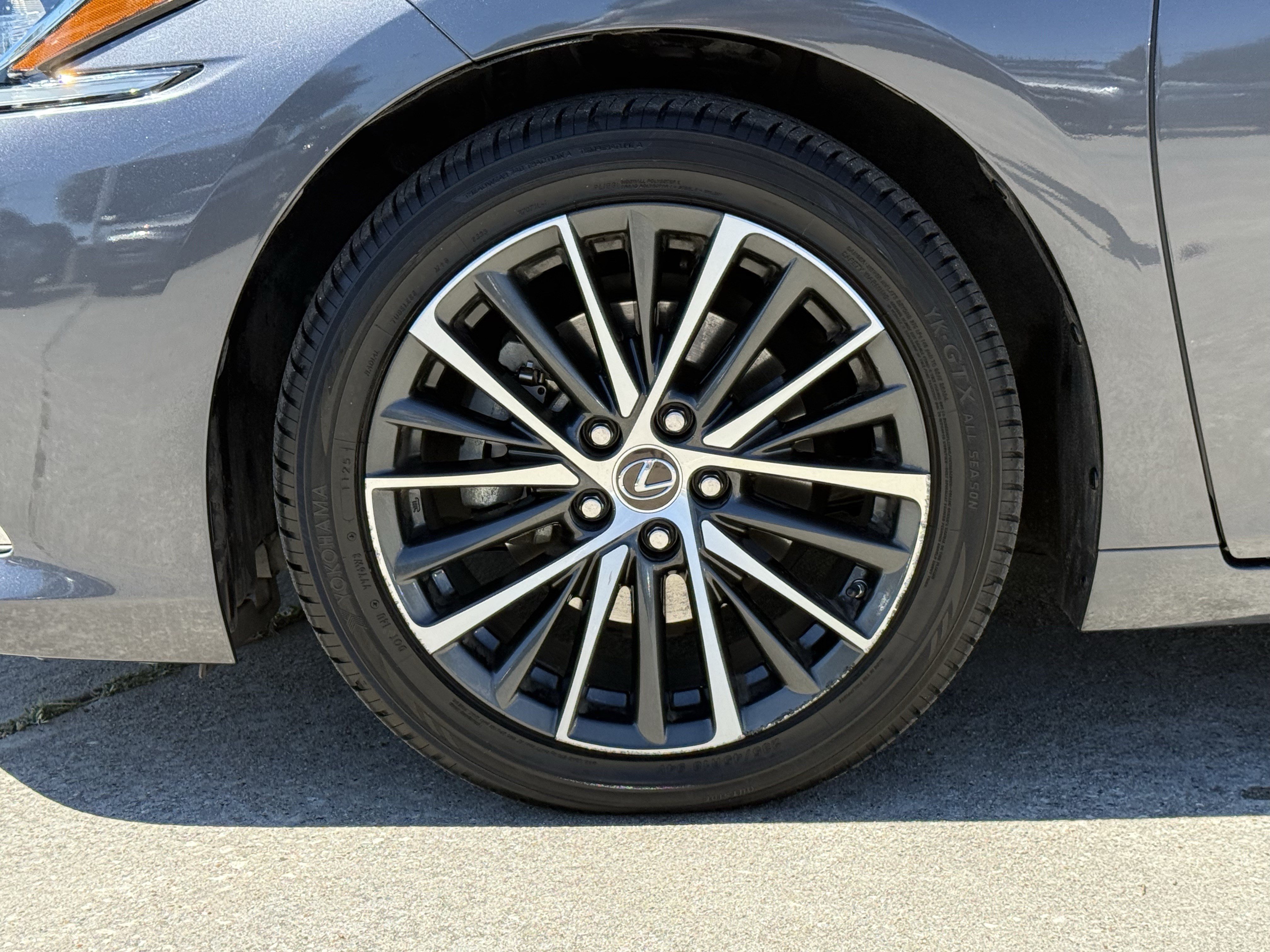 Used 2022 Lexus ES 350 w/ Premium Package FWD image 12