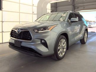 Used 2024 Toyota Highlander Limited FWD video 1