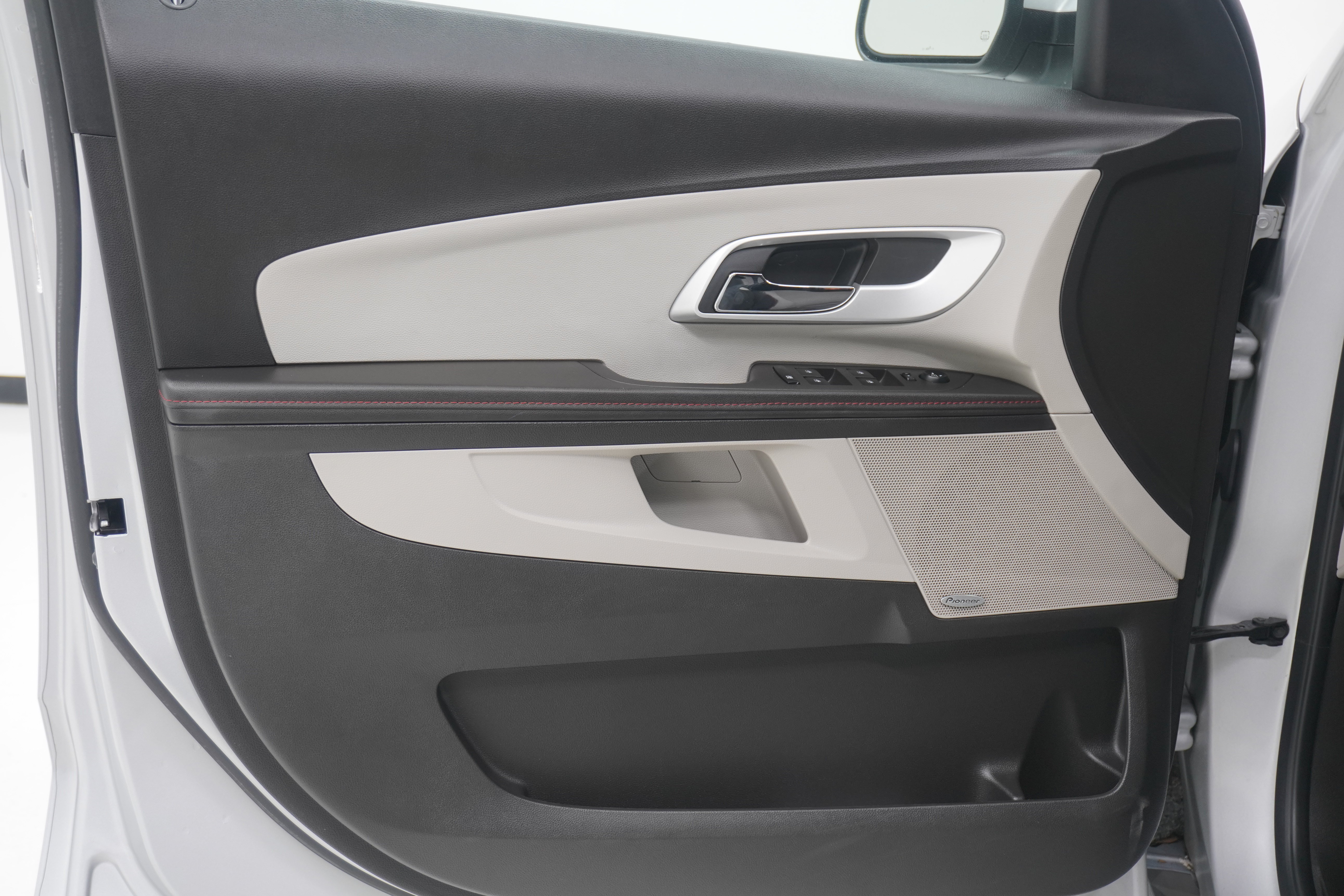 Used 2010 Chevrolet Equinox LT FWD image 14