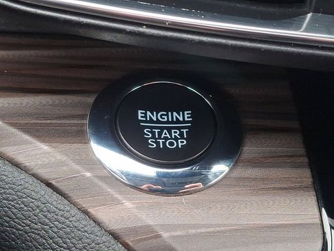 Certified 2022 Ford Explorer Limited w/ Limited Technology Package image 25