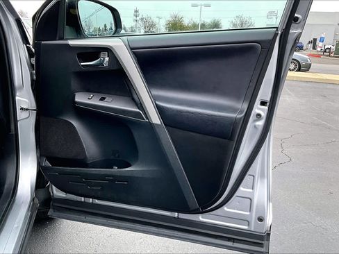 Used 2017 Toyota RAV4 XLE image 26