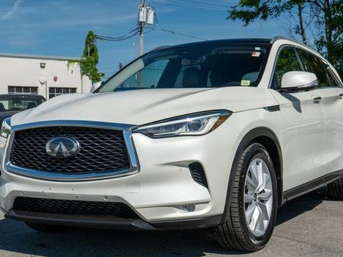 Used 2019 INFINITI QX50 Essential w/ Premium Heat Package AWD/4WD image 2