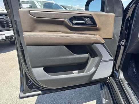 New 2026 GMC Yukon XL Denali Ultimate AWD/4WD image 18