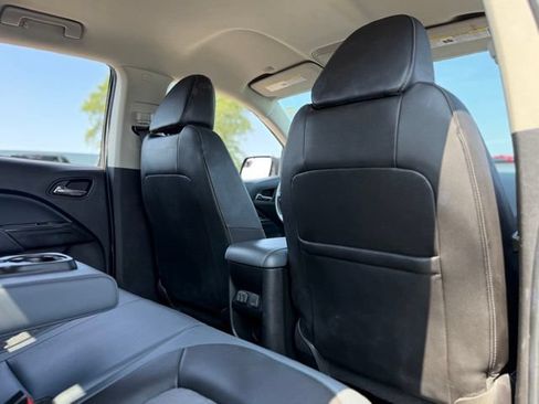 Used 2018 Chevrolet Colorado Z71 AWD/4WD image 16