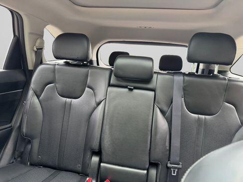 Certified 2023 Kia Sorento S w/ Panoramic Sunroof Package AWD/4WD image 16