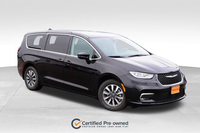 Certified 2024 Chrysler Pacifica Limited FWD image 1