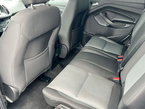 Used 2019 Ford Escape SE image 18