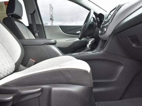 Used 2023 Chevrolet Equinox LT image 11
