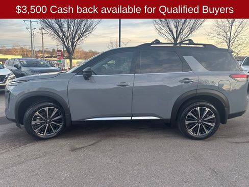 New 2026 Nissan Pathfinder Platinum image 4