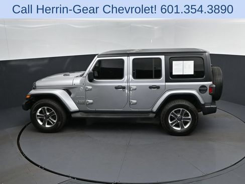 Used 2021 Jeep Wrangler Unlimited Sahara AWD/4WD image 32