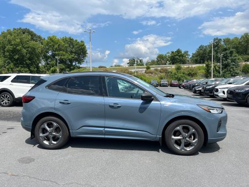 Certified 2023 Ford Escape ST-Line w/ Tech Pack #1 AWD/4WD image 5