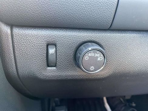 Used 2022 Chevrolet Colorado LT w/ Fleet Safety Package image 24