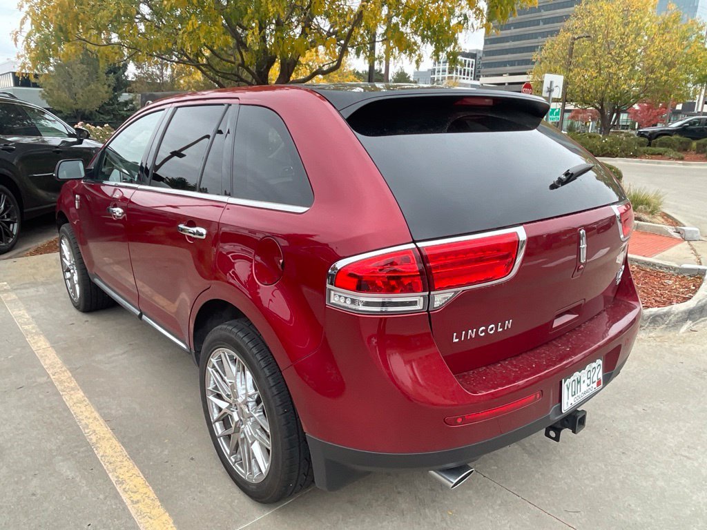 Used 2013 Lincoln MKX AWD image 3