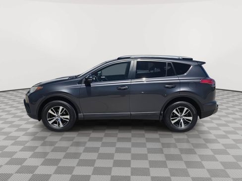 Used 2018 Toyota RAV4 XLE AWD/4WD image 6