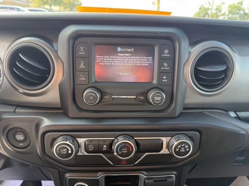 Used 2021 Jeep Gladiator Sport w/ Trailer Tow Package AWD/4WD image 24