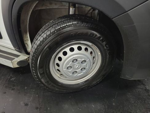 Used 2025 RAM ProMaster 2500 w/ U-Haul Equipment Group FWD image 10