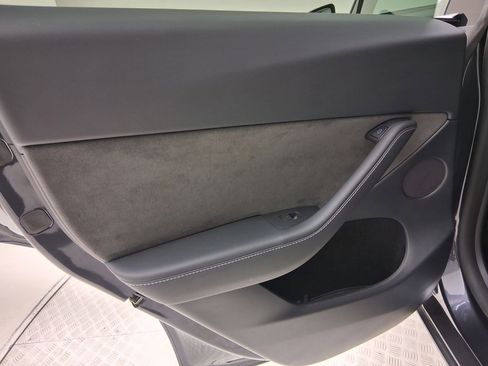 Used 2024 Tesla Model Y Long Range image 18