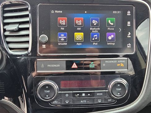 Used 2019 Mitsubishi Outlander AWD image 23