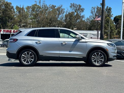 Used 2021 Lincoln Nautilus FWD w/ Equipment Group 101A image 6