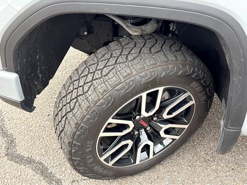 Used 2024 GMC Sierra 1500 AT4 w/ Technology Package image 22