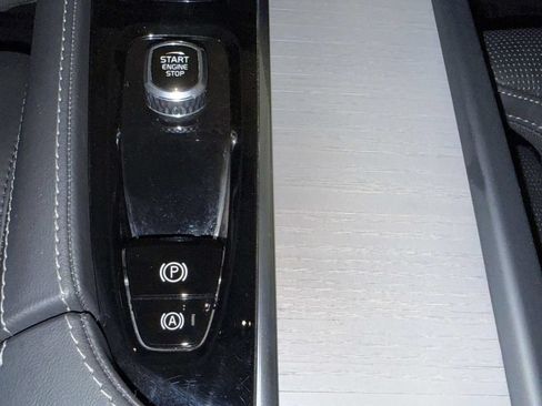 Used 2024 Volvo XC60 B5 Plus w/ Climate Package AWD/4WD image 23