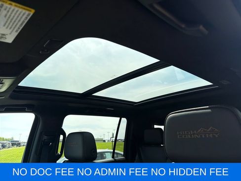 Used 2021 Chevrolet Suburban High Country AWD/4WD image 23