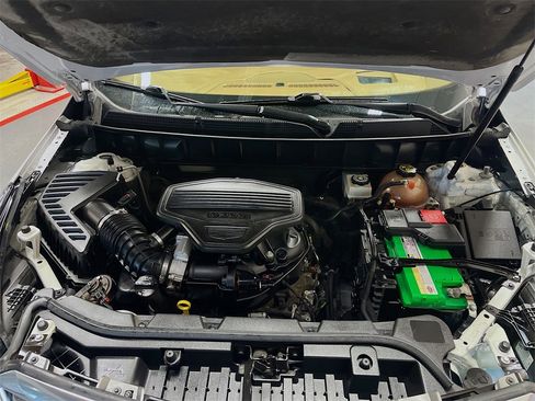 Used 2017 Cadillac XT5 Platinum image 32