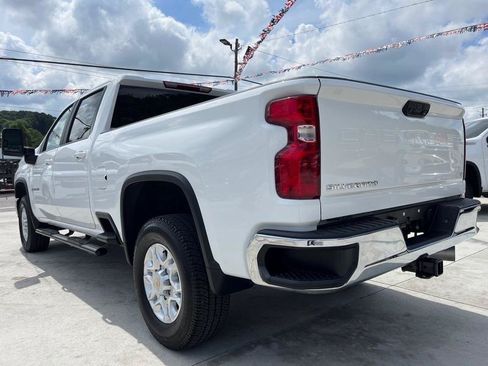 Used 2024 Chevrolet Silverado 2500 LT AWD/4WD image 5