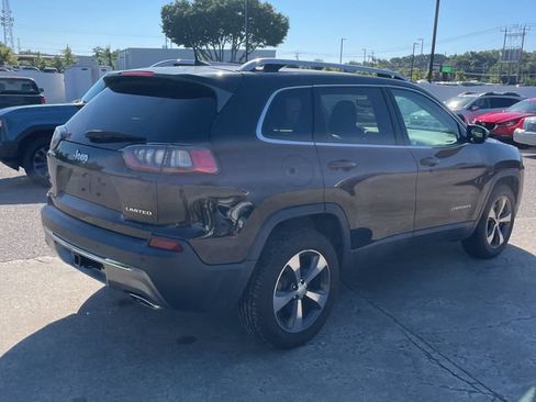 Used 2019 Jeep Cherokee Limited w/ Trailer Tow Group AWD/4WD image 3