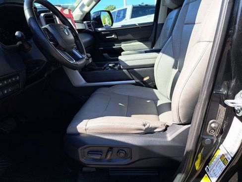 Used 2024 Toyota Tundra Limited AWD/4WD image 28
