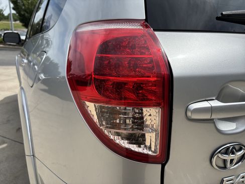Used 2008 Toyota RAV4 Sport AWD/4WD image 9