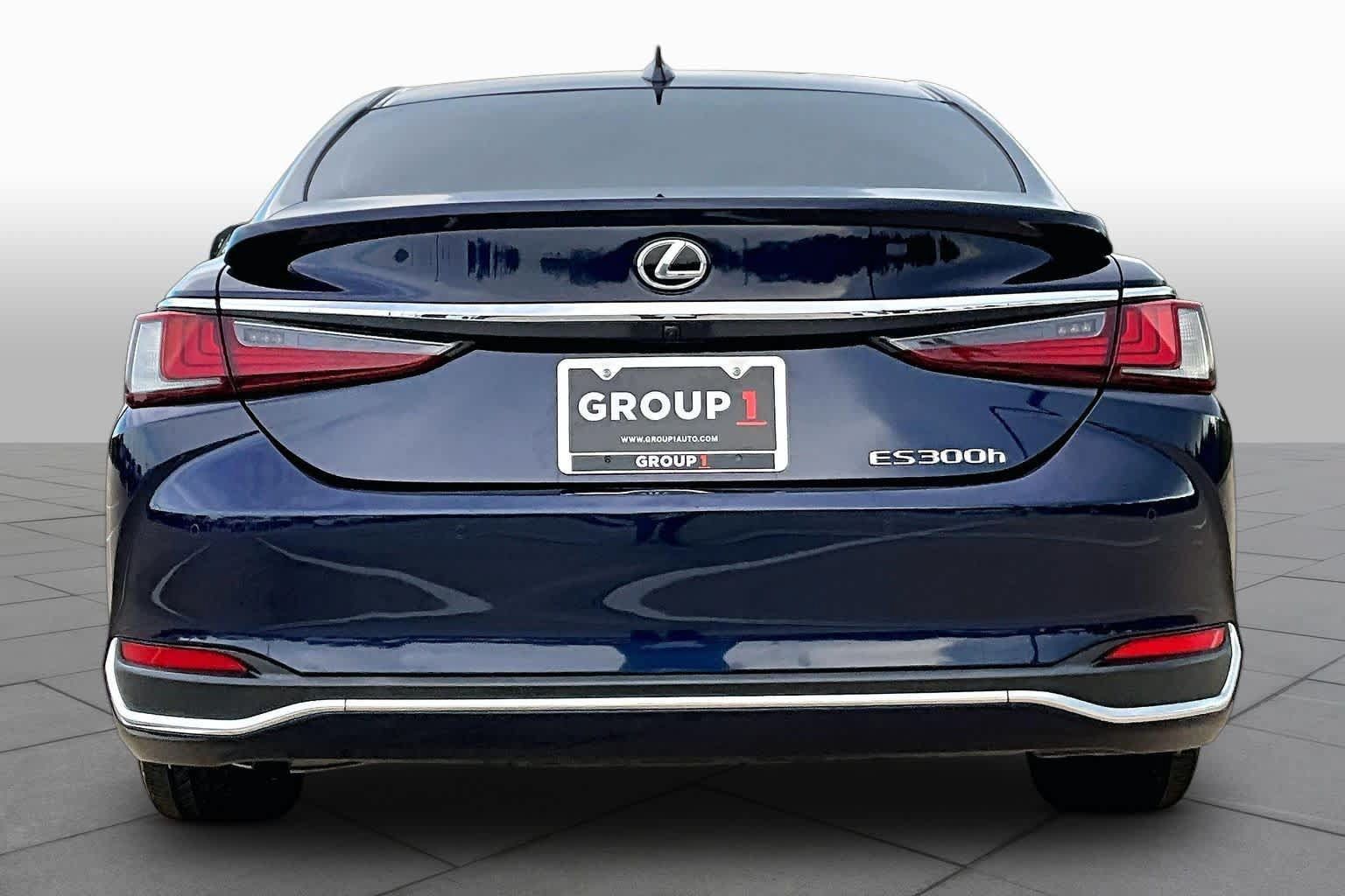 Used 2023 Lexus ES 300h Ultra Luxury w/ Accessory Package (Z2) FWD image 5