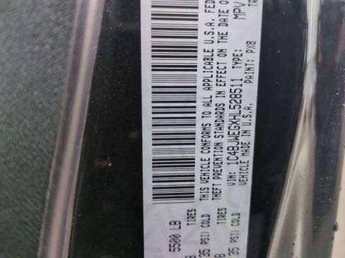 Used 2017 Jeep Wrangler Unlimited Sahara w/ Connectivity Group image 34