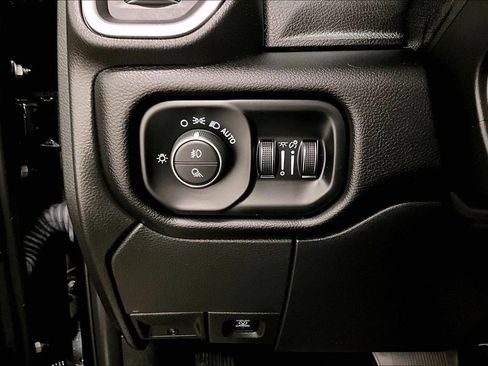 Used 2024 RAM 3500 Laramie w/ Towing Technology Group AWD/4WD image 16