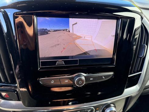 Used 2023 Chevrolet Traverse LT FWD image 26
