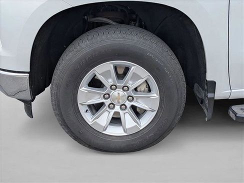 Used 2024 Chevrolet Silverado 1500 LT RWD image 15