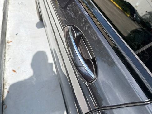 Used 2019 BMW 740i w/ Executive Package RWD image 7