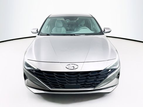 Used 2023 Hyundai Elantra SEL w/ Convenience Package FWD image 2