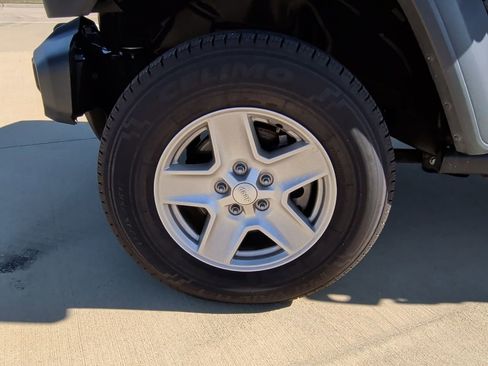 Used 2022 Jeep Wrangler Unlimited Willys image 44