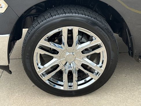 Used 2017 RAM 1500 Tradesman w/ Chrome Appearance Group RWD image 12