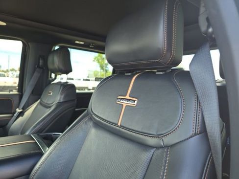 Used 2024 Ford F250 Platinum image 8