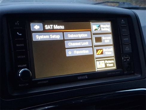 Used 2018 Dodge Grand Caravan SXT image 17