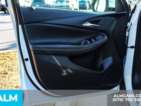 Used 2025 Buick Encore GX Preferred FWD image 37