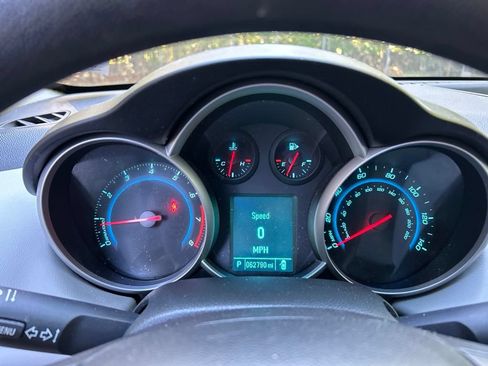 Used 2012 Chevrolet Cruze LS FWD image 18