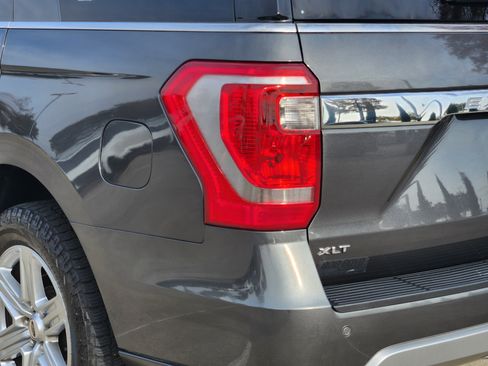 Used 2019 Ford Expedition XLT w/ Equipment Group 202A image 5