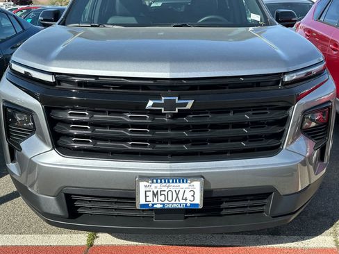 Used 2026 Chevrolet Traverse LT w/ Midnight/Sport Edition image 12