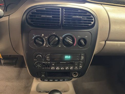 Used 2001 Dodge Neon Highline FWD image 11