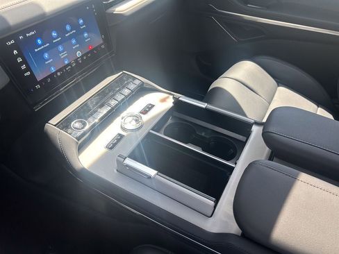 New 2026 Lincoln Navigator L Reserve AWD/4WD image 42