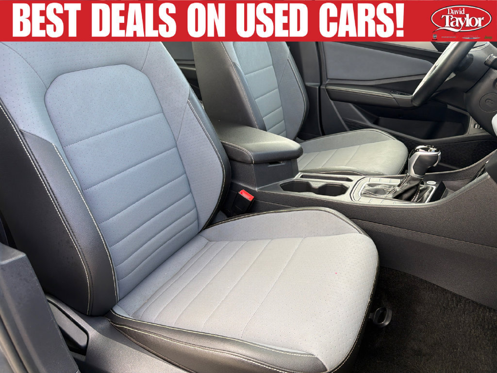 Used 2025 Volkswagen Jetta SE FWD image 27