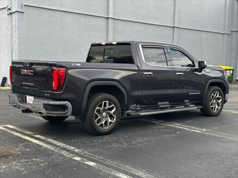 Used 2022 GMC Sierra 1500 SLT w/ SLT Premium Plus Package AWD/4WD image 7